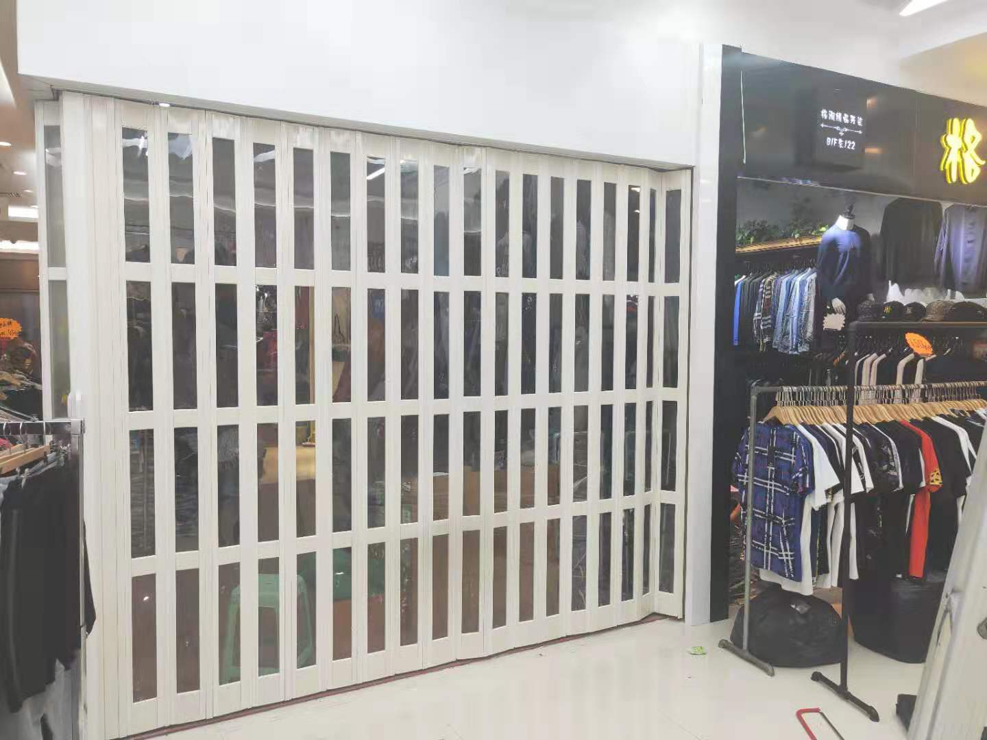商場(chǎng)折疊門(mén)
